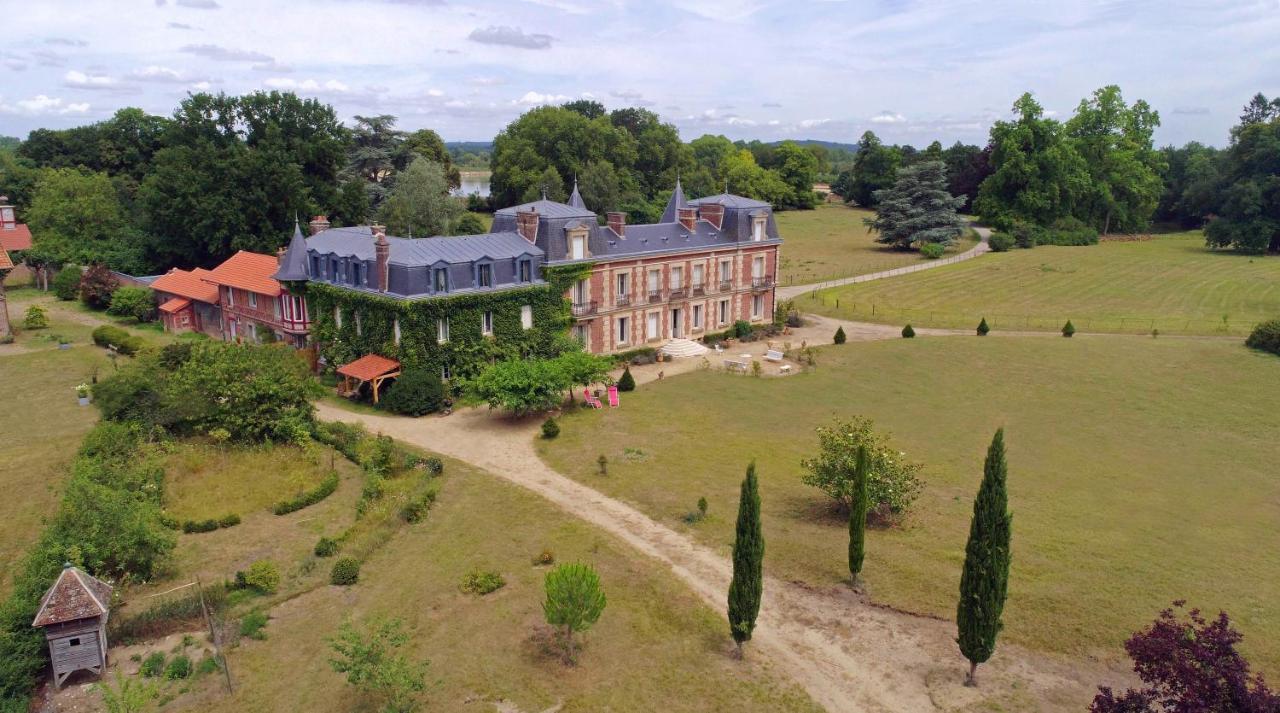 Chateau Le Quesnoy Chevrieres  Εξωτερικό φωτογραφία